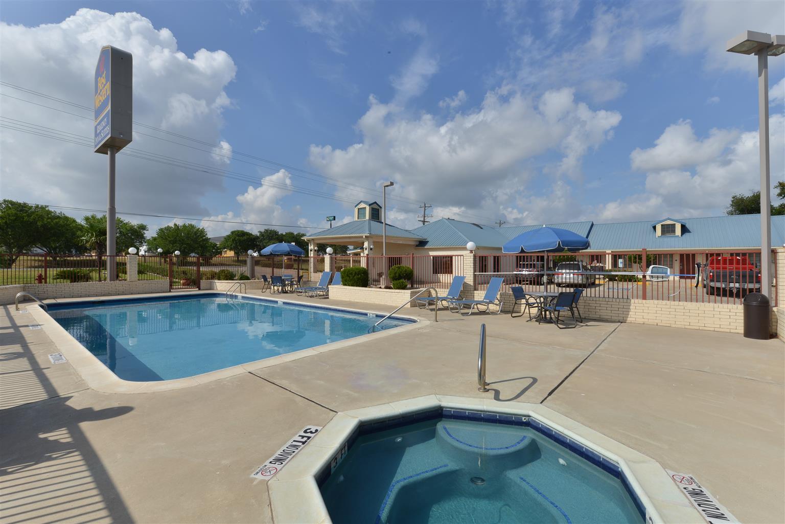 Best Western Regency Inn & Suites Gonzales Eksteriør billede