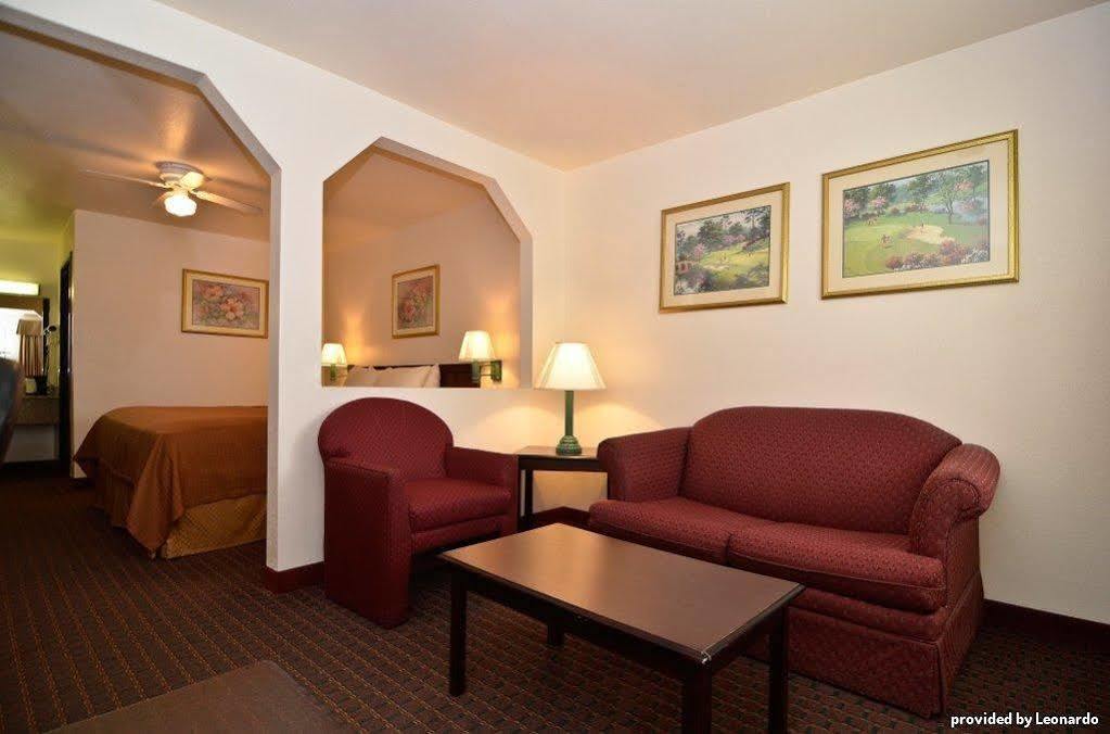 Best Western Regency Inn & Suites Gonzales Værelse billede